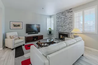 Photo #5: 6141693 Listing