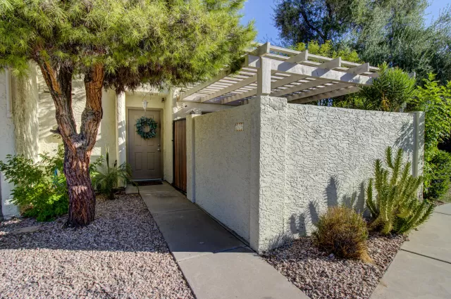 MLS: 6141769 Condo For Sale