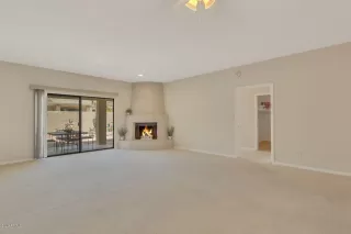 Photo #6: 6141918 Listing