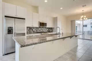 Photo #1: 6142167 Listing