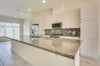 Photo #2: 6142167 Listing