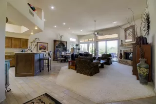 Photo #2: 6142422 Listing