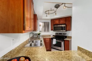 Photo #5: 6142810 Listing