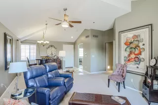 Photo #4: 6142861 Listing