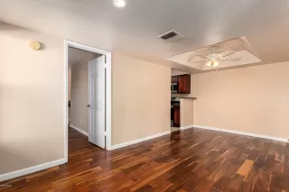 Photo #5: 6142896 Listing