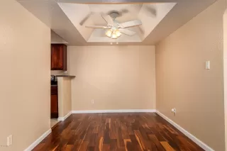 Photo #6: 6142896 Listing