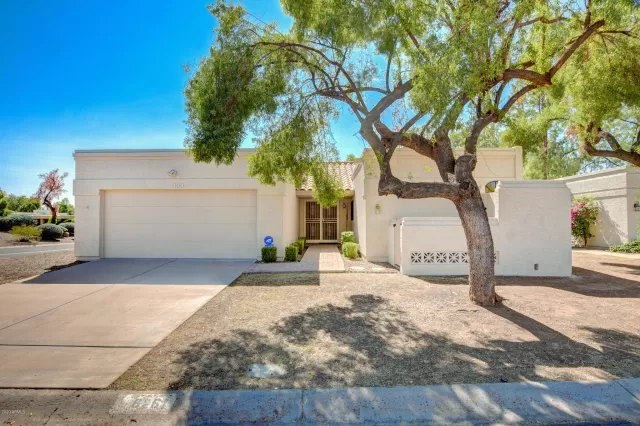 MLS: 6142903 Condo For Sale