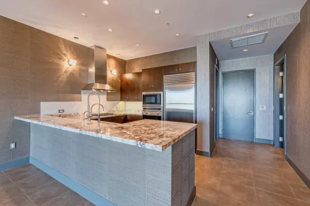 MLS: 6142979 Condo For Sale