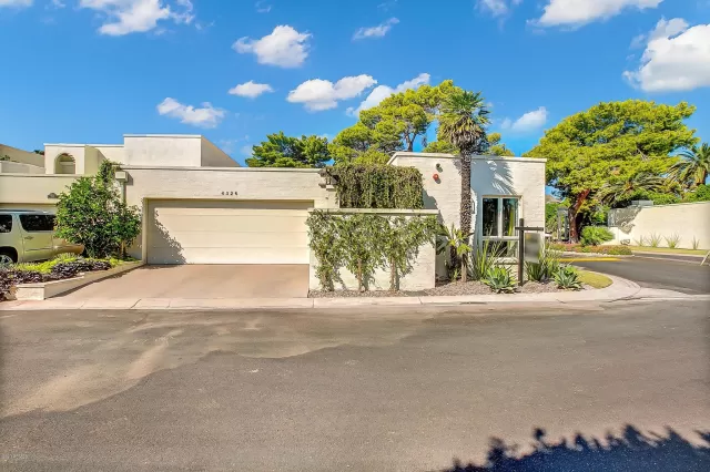 MLS: 6143772 Condo For Sale