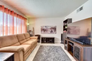 Photo #4: 6143903 Listing