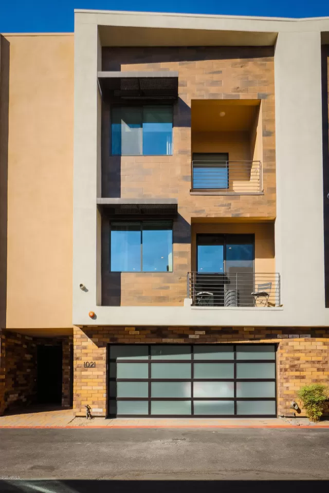 MLS: 6143995 Condo For Sale