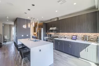 Photo #2: 6143995 Listing