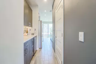 Photo #4: 6143995 Listing