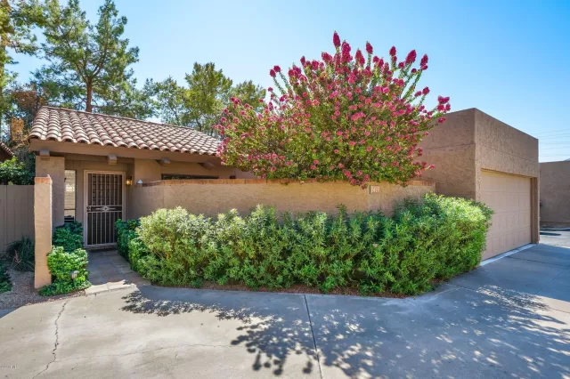 MLS: 6144557 Condo For Sale