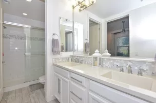 Photo #4: 6144697 Listing