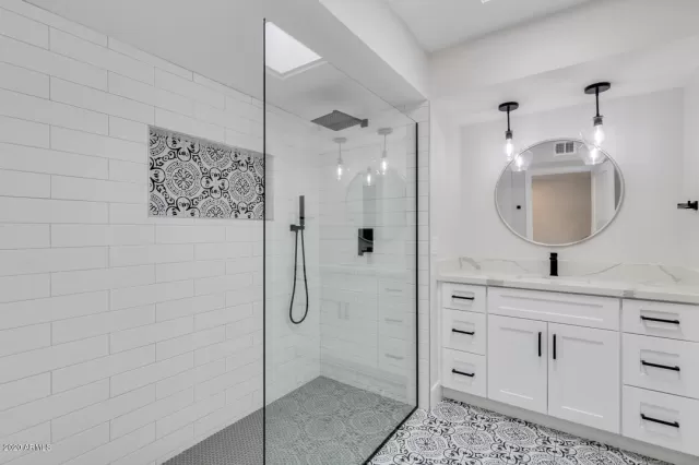 MLS: 6144839 Condo For Sale