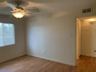 Photo #4: 6145105 Listing