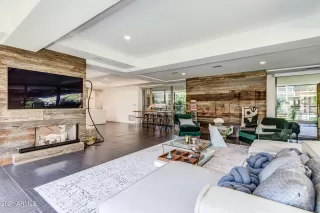 Photo #5: 6145328 Listing