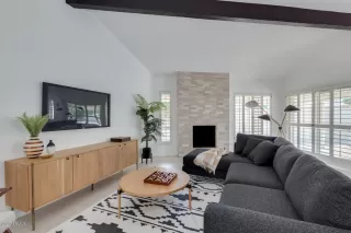 Photo #6: 6145824 Listing