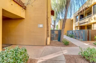 Photo #4: 6146103 Listing