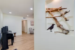 Photo #5: 6146103 Listing