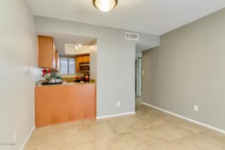 Photo #4: 6146606 Listing