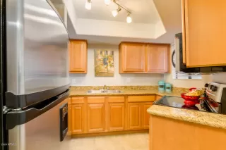 Photo #5: 6146606 Listing