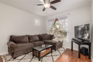 Photo #3: 6147188 Listing