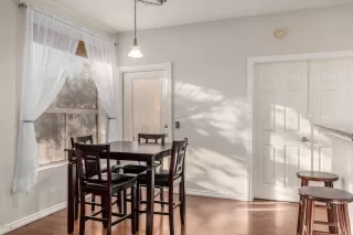 Photo #5: 6147188 Listing