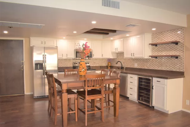 MLS: 6147341 Condo For Sale