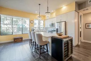 Photo #5: 6147584 Listing