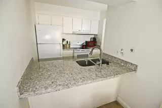 Photo #4: 6147796 Listing