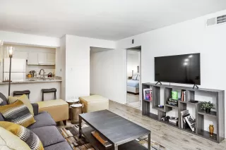 Photo #5: 6147796 Listing