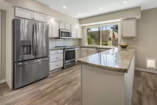 Photo #3: 6147972 Listing