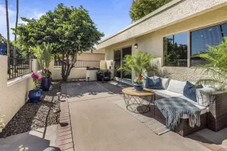 Photo #5: 6147972 Listing