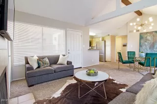 Photo #4: 6147989 Listing