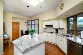 Photo #4: 6148018 Listing