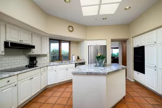 Photo #5: 6148018 Listing