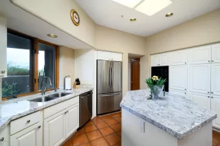 Photo #6: 6148018 Listing