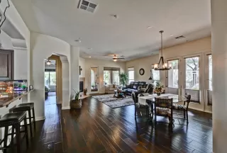 Photo #4: 6148404 Listing