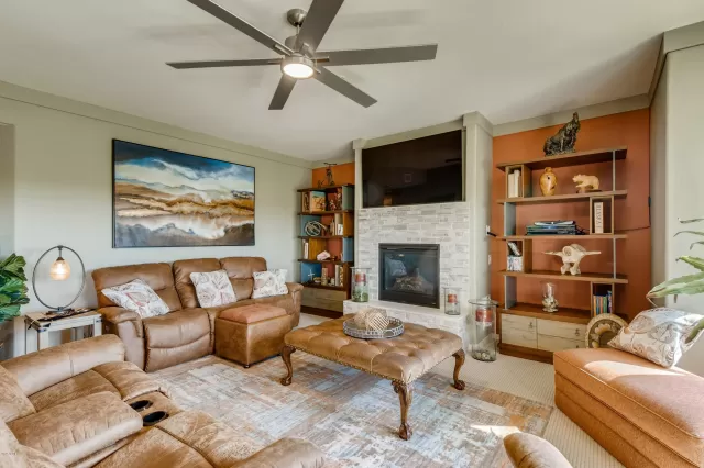 MLS: 6149433 Condo For Sale