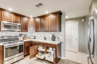 Photo #5: 6149433 Listing