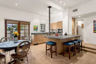 Photo #5: 6149701 Listing