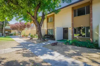 Photo #4: 6149860 Listing