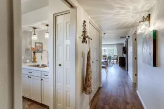 Photo #4: 6150201 Listing