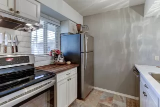 Photo #6: 6150201 Listing