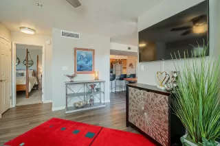 Photo #5: 6150221 Listing