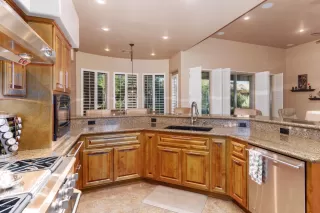 Photo #2: 6150440 Listing