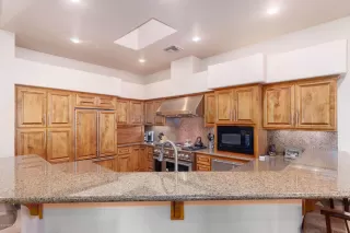 Photo #5: 6150440 Listing