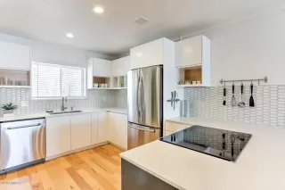 Photo #5: 6150602 Listing